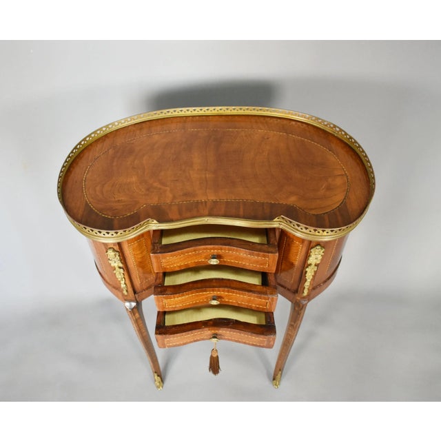 Mid-Century Modern French Kidney-Shaped Side Table, 1950s For Sale - Image 16 of 17