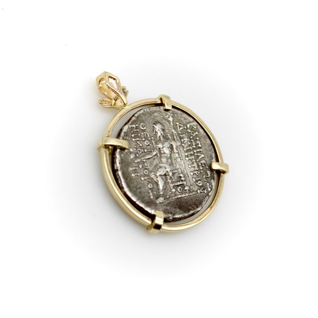 15th Century Seleukid Kingdom Demetrios II Nikator Sterling Silver Ancient Coin in 14k Gold Pendant For Sale In Los Angeles - Image 6 of 10