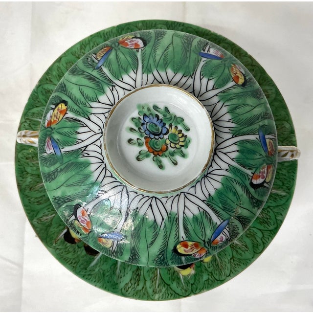 Chinese Antique Chinese Export Famille Verte Covered Cup and Under-Plate Set For Sale - Image 3 of 12