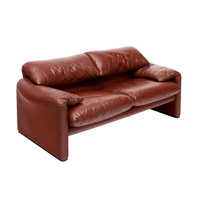 Mid-Century Modern Red Maralunga Love Seat by Vico Magistretti for Cassina, Circa 1970s For Sale - Image 3 of 9