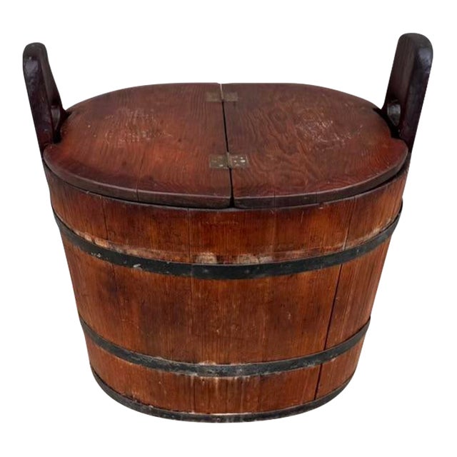 Antique Pennsylvania Pine Wash Basin Barrel With Hinged Lid, Converted to Side Table, Circa 1840s For Sale