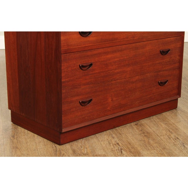 Danish Modern Teak Chest Of Drawers By Peter Hvidt and Orla Molgaard-Nielsen For Sale In Philadelphia - Image 6 of 12