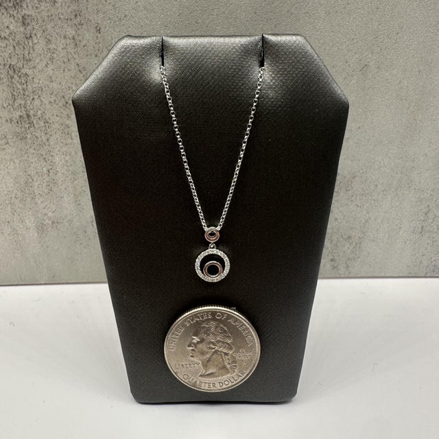 Diamond Circle Pendant Necklace in 14kt White Gold – 0.09ctw, 15.75in, Pre-Loved For Sale - Image 4 of 5