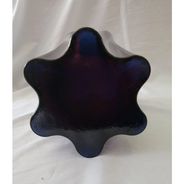1980s Scandinavian Modern Nuutajarvi Notsjo Deep Blue Cobalt Wave Vase For Sale - Image 6 of 10