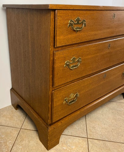 Late 18th Century American Oak Chest of Drawers, Circa 1770 Chests of Drawers