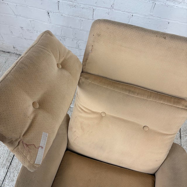 Mid Century Modern Scandinavian Lounge Chair on Rosewood Base Recliner For Sale - Image 9 of 12