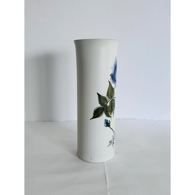 Ceramic Vintage 1960s Arabia of Finland Hand Painted Vase by Hilkka Liisa For Sale - Image 7 of 8