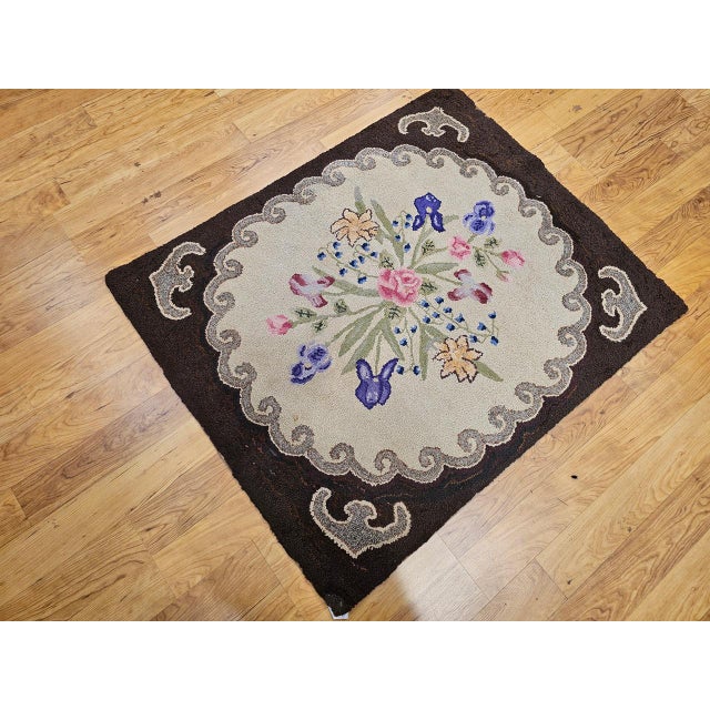 Off-white Vintage Hand Hooked Rug, Wool & Cotton, Floral Pattern, American Folk Art, 3x4 For Sale - Image 8 of 17
