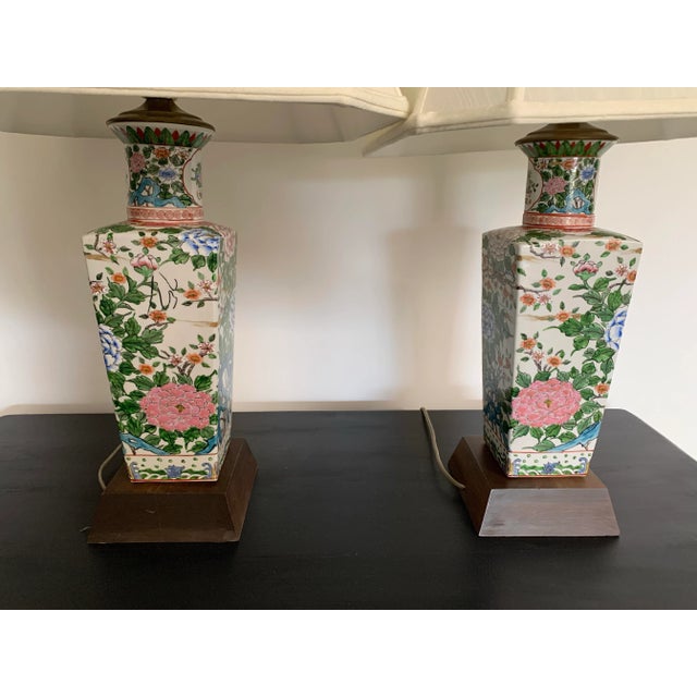 1960s Chinoiserie Famille Verte Table Lamps - A Pair For Sale - Image 5 of 12