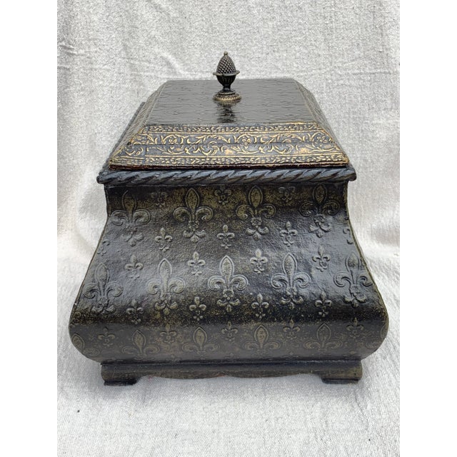 French Vintage Wooden Fleur De Lis Lidded Box For Sale - Image 3 of 12