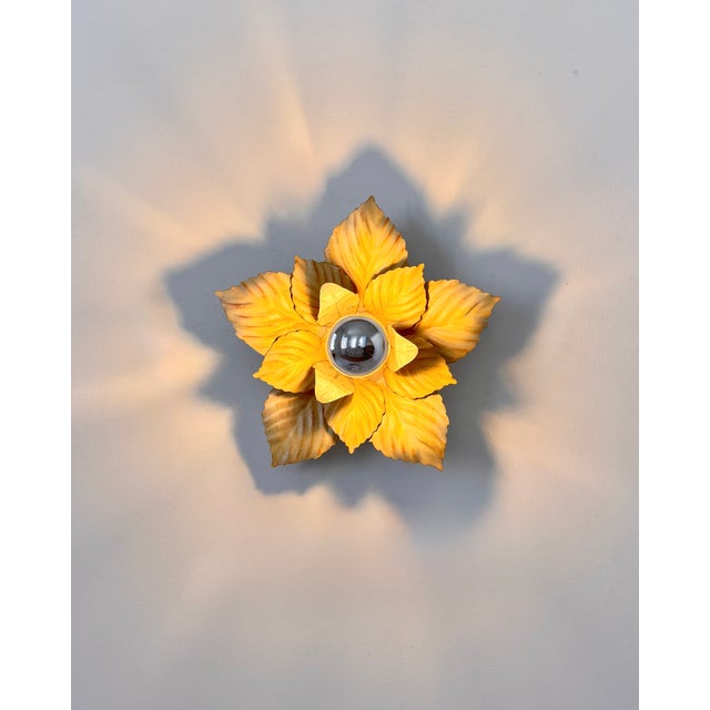 1970s Vintage Flower Wall Sconces in Beige Painted Metal, France, 1970s, Set of 2 For Sale - Image 5 of 7