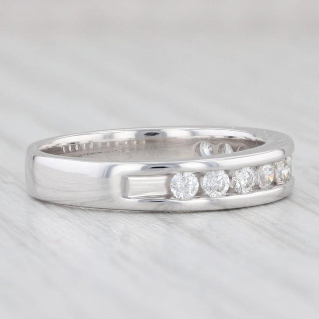 Modern 0.50ctw Diamond Wedding Band 18k White Gold Size 7-7.25 Ring Celebration Gs Labs For Sale - Image 3 of 7