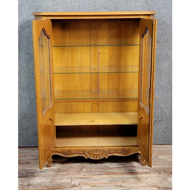 Louis XV Style Curved Display Cabinet in Light Oak, 1950s For Sale - Image 6 of 7