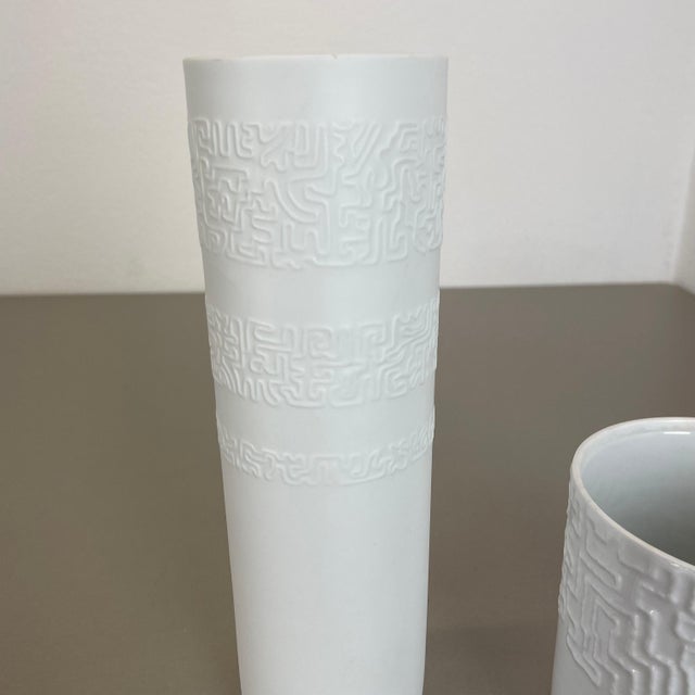Abstract Porcelain Vases by Cuno Fischer for Rosenthal, Germany, 1980s, Set of 2 For Sale - Image 6 of 16