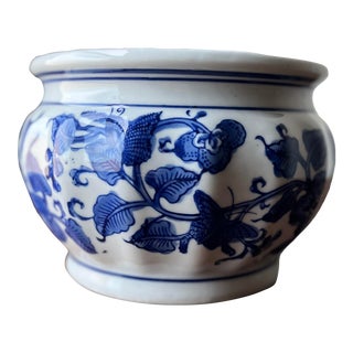 Late 20th Century Blue and White Porcelain Pot/Planter For Sale