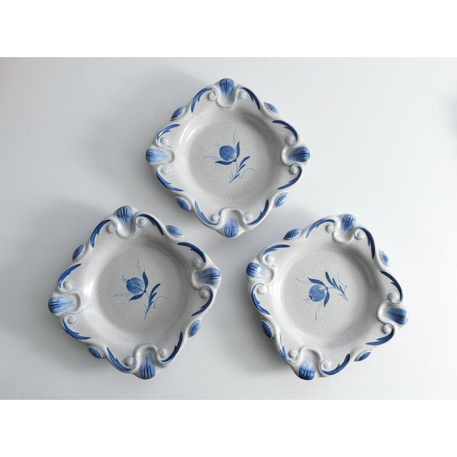 Swedish Scalloped Ceramic Side Plates by Allan Ebeling for Bo Fajans, 1930s, Set of 6 For Sale - Image 4 of 17