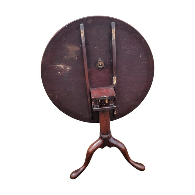 Late 17th Century Queen Anne Mahogany Tilt-Top Table Tripod Pedestal Round For Sale - Image 11 of 18