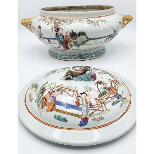 Asian Late 18th Century Qing Dynasty (Qianlong Reign) Tureen W/Lid and Stand Palace Scene For Sale - Image 3 of 6