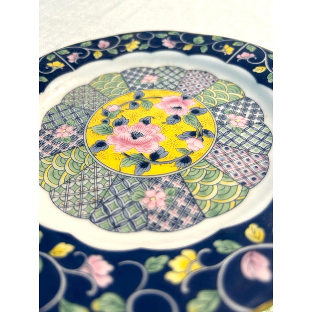 Mid 20th Century MCM Gump’s Japanese Scalloped Gold Rimmed Imari Floral Porcelain Plates - A 10 Piece Set For Sale - Image 5 of 9