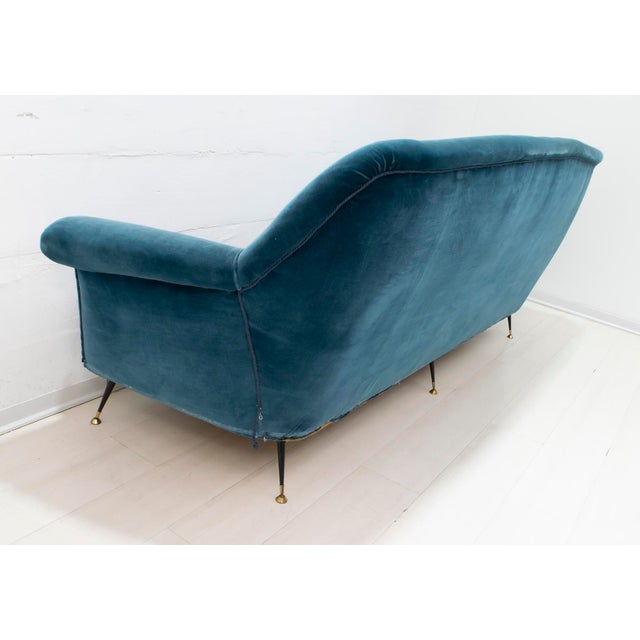 1950s Mid-Century Modern Italian Sofa by Gigi Radice for Minotti, 1950s For Sale - Image 5 of 12