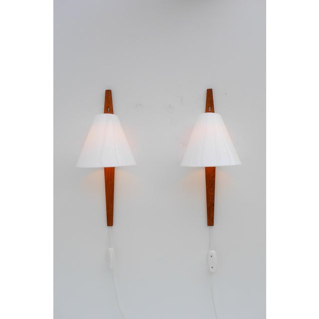 Mid-Century Modern Swedish Wall Sconces in Teak by Uno & Östen Kristiansson for Luxus, 1975, Set of 2 For Sale - Image 17 of 18
