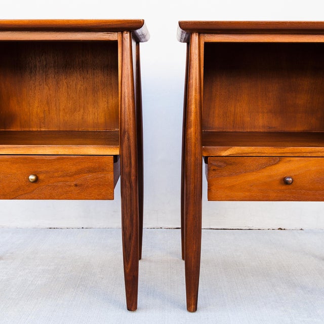 Wood Restored 1950s Mount Airy Walnut & Brass Sculptural Mid Century Nightstands, Attributed, Pair For Sale - Image 7 of 12