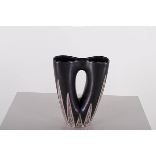 Holm Sorensen and Svend Aage Jensen for the Søholm Keramik pottery factory: "Burgundia" vase, 1950s, H 21 cm x W 16 cm x D...