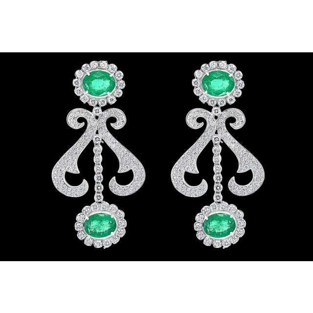 Oval Natural Zambian Emerald & Diamond Fringe Necklace and Earring Bridal Suite For Sale In New York - Image 6 of 8