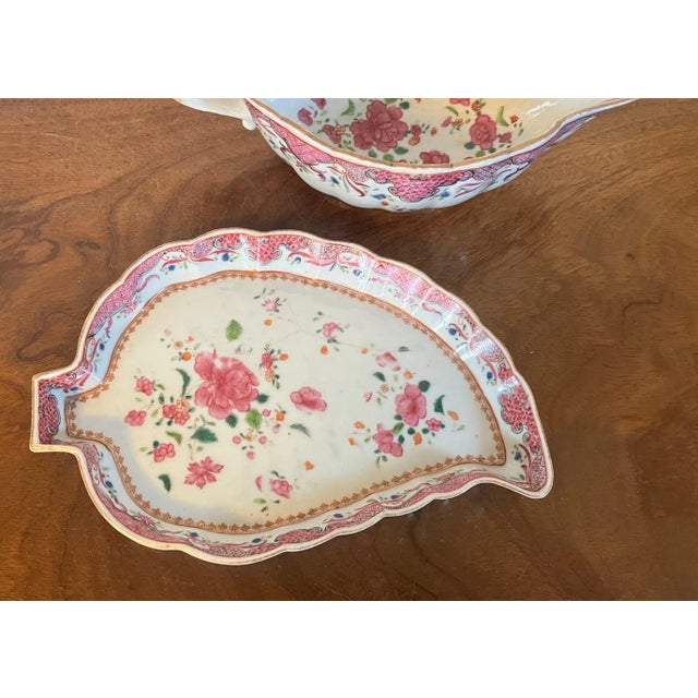 Rose Antique 18th Century Chinese Famille Rose Porcelain Sauce or Gravy Boat & Tobacco Leaf Under Dish For Sale - Image 8 of 12