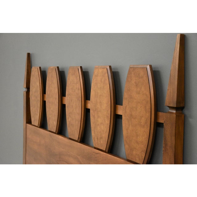 Young Manufacturing Mid Century Modern Walnut and Burl Queen Headboard by Young For Sale - Image 4 of 5