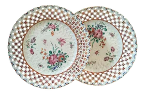18th Century Chinese Export Porcelain Plates in Famille Rose Glaze with Basketweave Border - A Pair