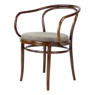 Mid-Century Bentwood No. 30 Armchair by August Thonet for Ton, Former Czechoslovakia, 1960s For Sale