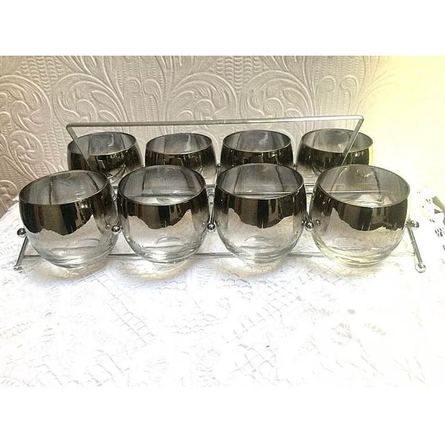 Mid-Century Modern 1950s Vintage Mid-Century Modern Silver Fade Dorothy Thorpe Roly Poly Glasses in Carrier - Set of 8 For Sale - Image 3 of 8