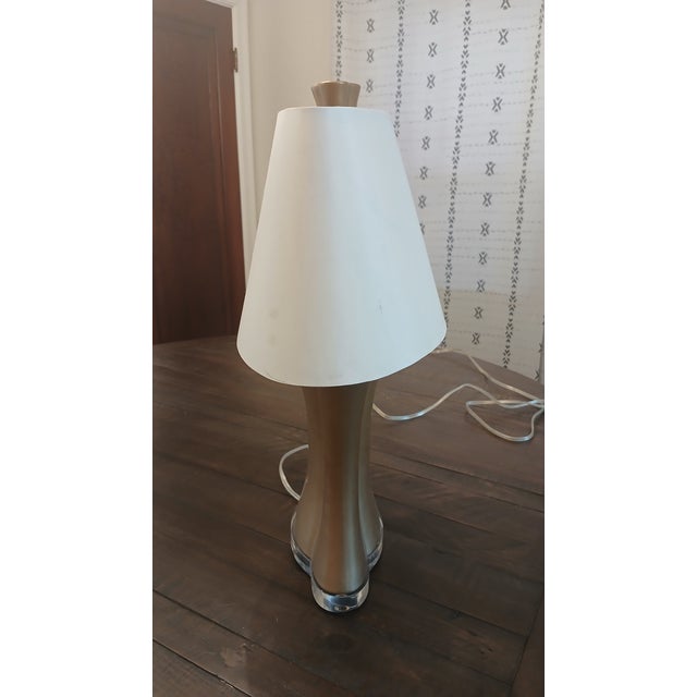 Hollywood Regency Roger Thomas Collection by Studio a Table Lamp — Gold Leaf Resin Body With Lucite Base For Sale - Image 3 of 8