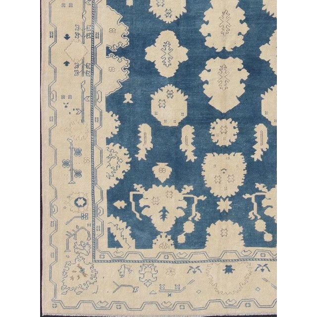 Cream and Royal blue Oushak rug vintage from Turkey with all-over design of etched motifs, Keivan Woven Ars rug en-165934,...