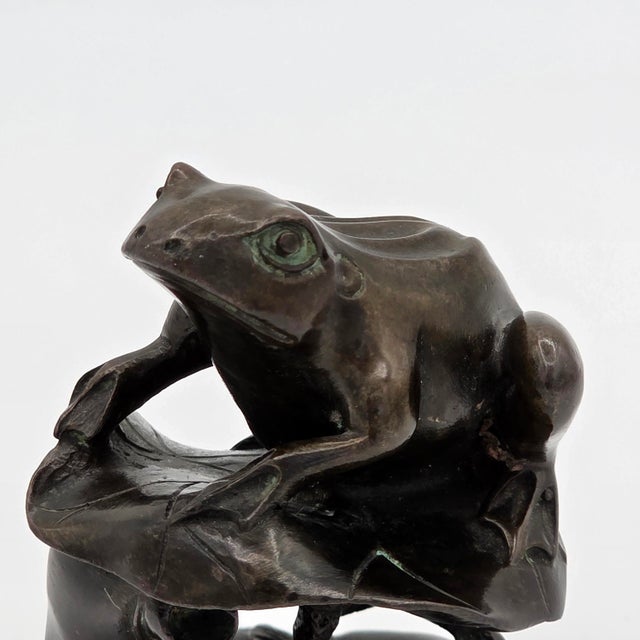 1920s Japanese Bronze Okimono Frog on Lotus Leaf Sculpture, Circa 1920 For Sale - Image 5 of 7