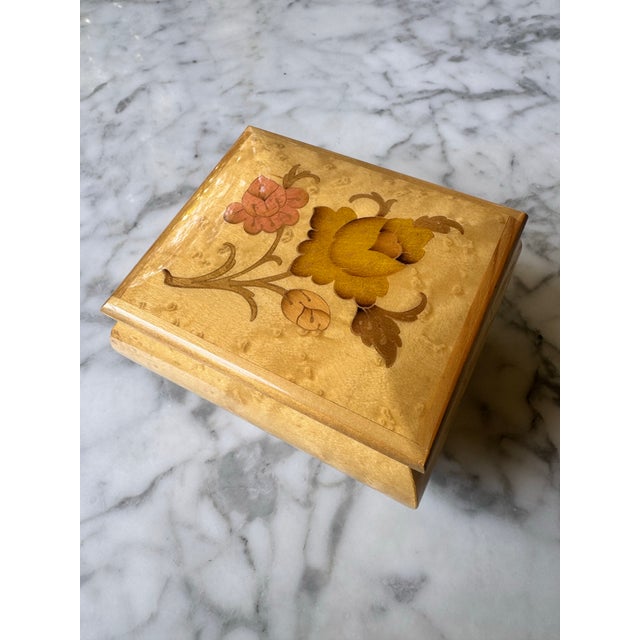 Art Deco Midcentury Italian Burl Wood & Brass Music Box With Floral Design For Sale - Image 3 of 12