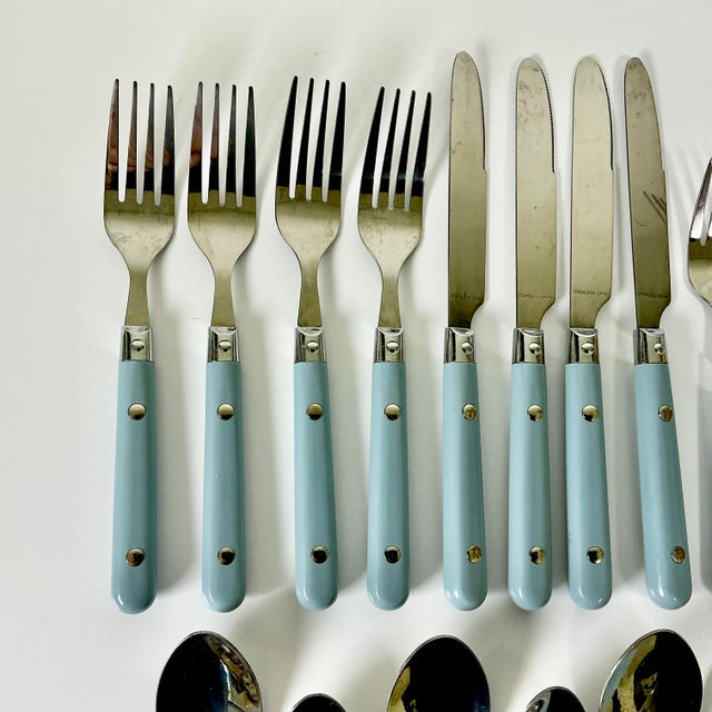 1970s Vintage Boho Chic Contemporary Stainless Steel French Blue Handle Flatware - Set of 20, Service for 4 For Sale - Image 4 of 11