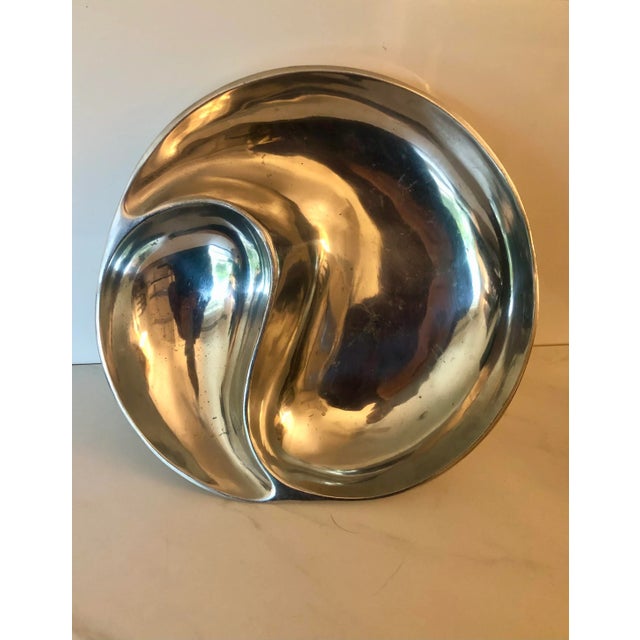 This vintage Towle Yin-Yang Chip and Dip Aluminum Bowl, which is part of their Lintel Collection, will be a great addition...