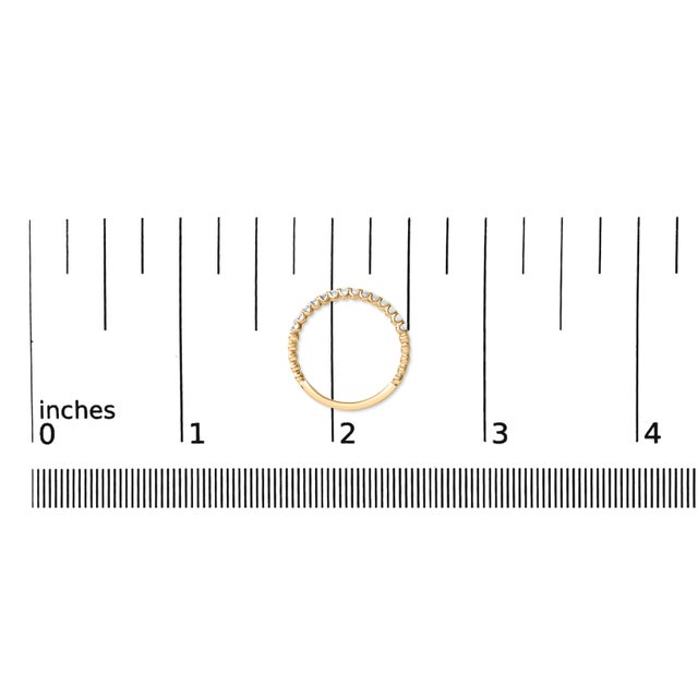 14K Yellow Gold 1/4 Cttw Round Diamond Prong Set Wedding Band - Size 8 For Sale In New York - Image 6 of 6