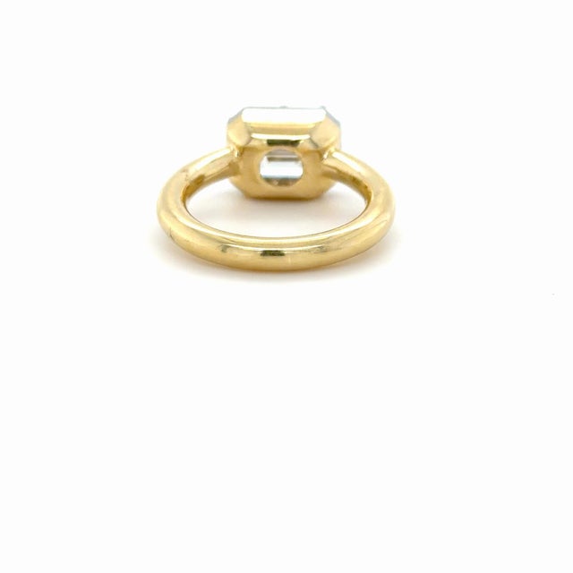 Gia Certified 3.01 Carat Emerald Cut Diamond Ring, Size 6 For Sale - Image 4 of 6