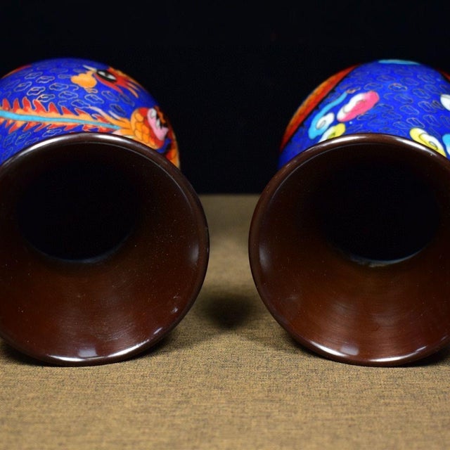 Blue Pair of Vintage Chinese Blue Cloisonné Dragon & Phoenix Vases For Sale - Image 8 of 9