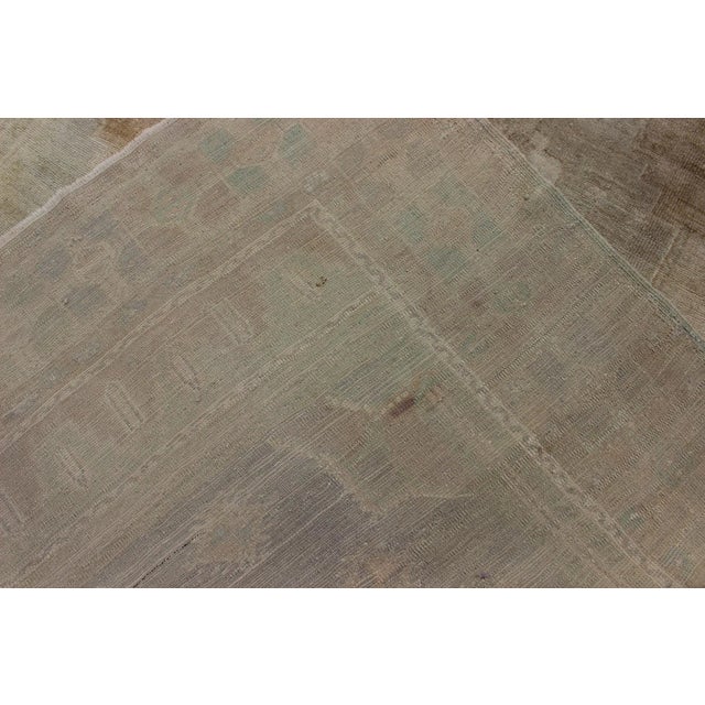Mid 20th Century Faded Vintage Turkish Oushak Rug With Medallion Design in Taupe Tan Gray For Sale - Image 12 of 13