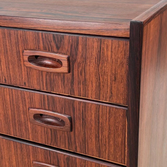 1960s Vintage Danish Rosewood Dresser For Sale - Image 5 of 8