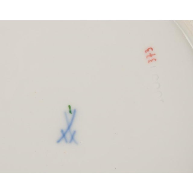 Gold Plates with Polychrome Flower Motifs with Gold Rim, Meissen, Germany, 1920s, Set of 6 For Sale - Image 8 of 9