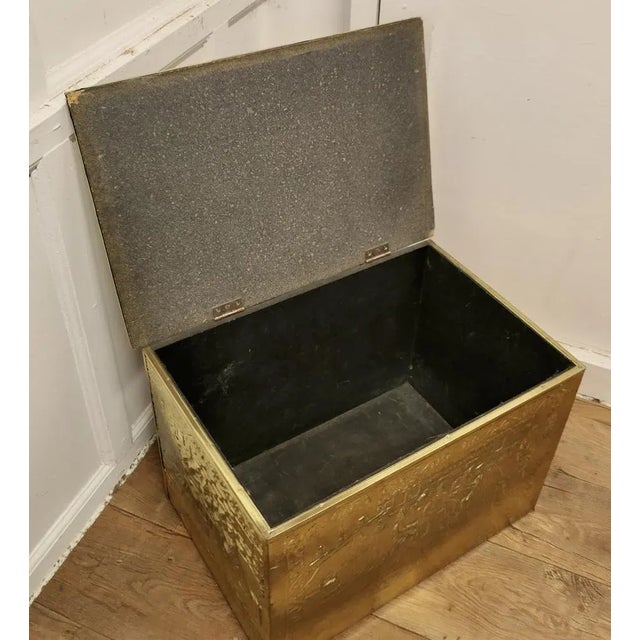 Large Embossed Brass Log Box with Tavern Scenes, 1890s For Sale - Image 4 of 8