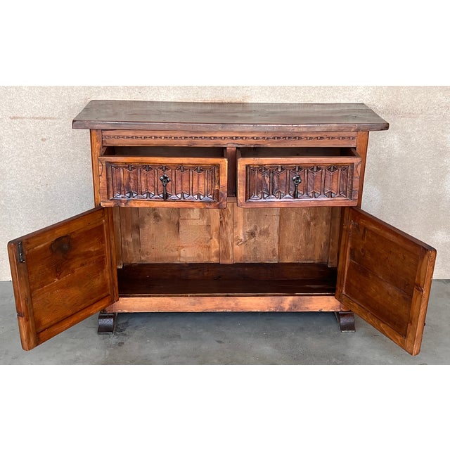 1920s 20th Century Spanish Carved Walnut Tuscan Cabinet with One-Drawer For Sale - Image 5 of 12