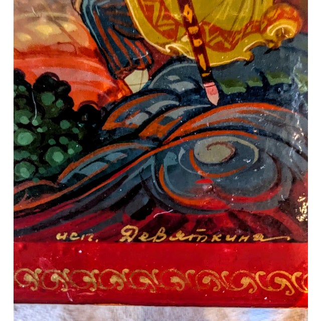 1980s Red Lacquered Fairytale Box of the Tale of Tsar Saltan" – Kholuy Lacquer Box For Sale In New York - Image 6 of 12