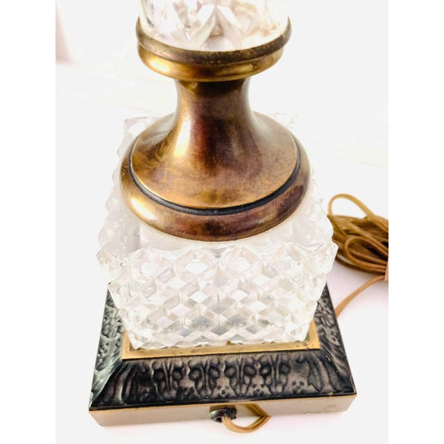 Vintage Hollywood Regency Style Glass Column Table Lamp For Sale In New York - Image 6 of 10