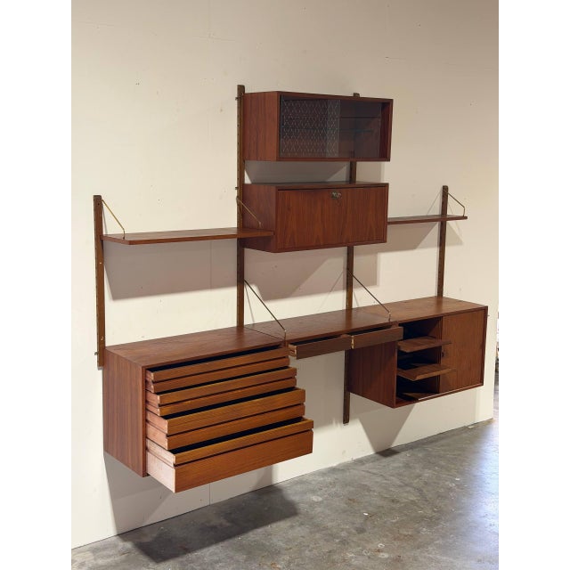 1960s In Style of Poul Cadovius Royal System Teak Modular Wall Unit Danish Mid-Century Modern 1960s For Sale - Image 5 of 17